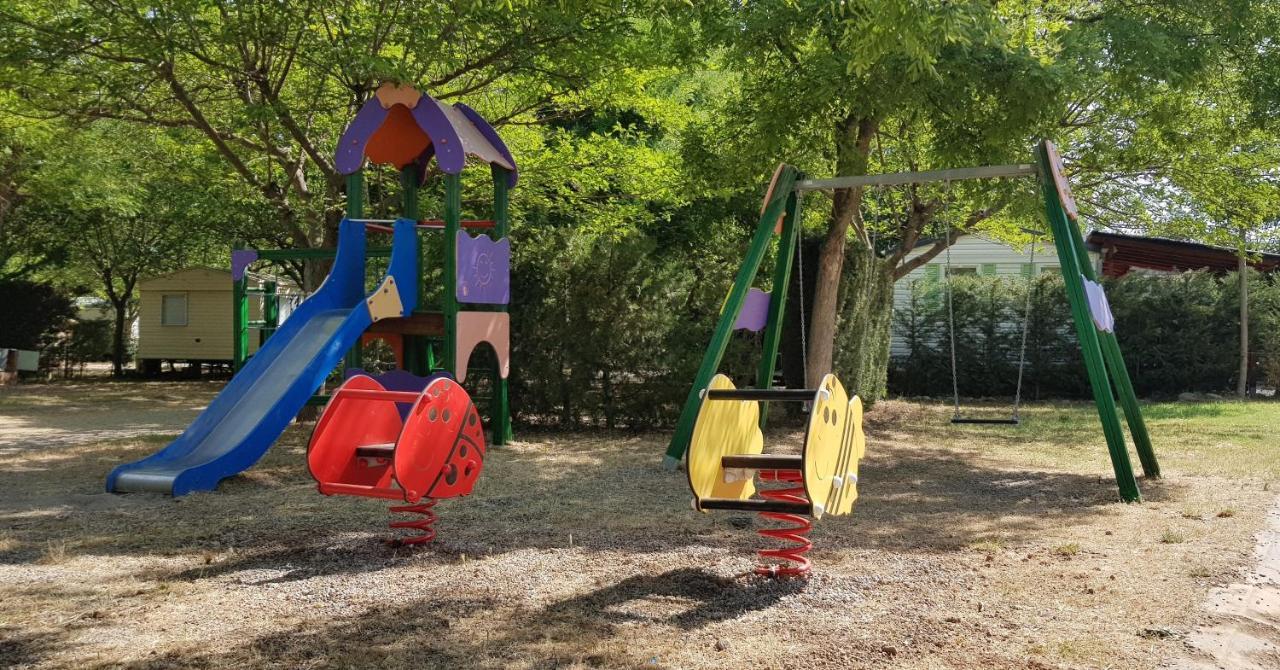 Camping Oliana 외부 사진