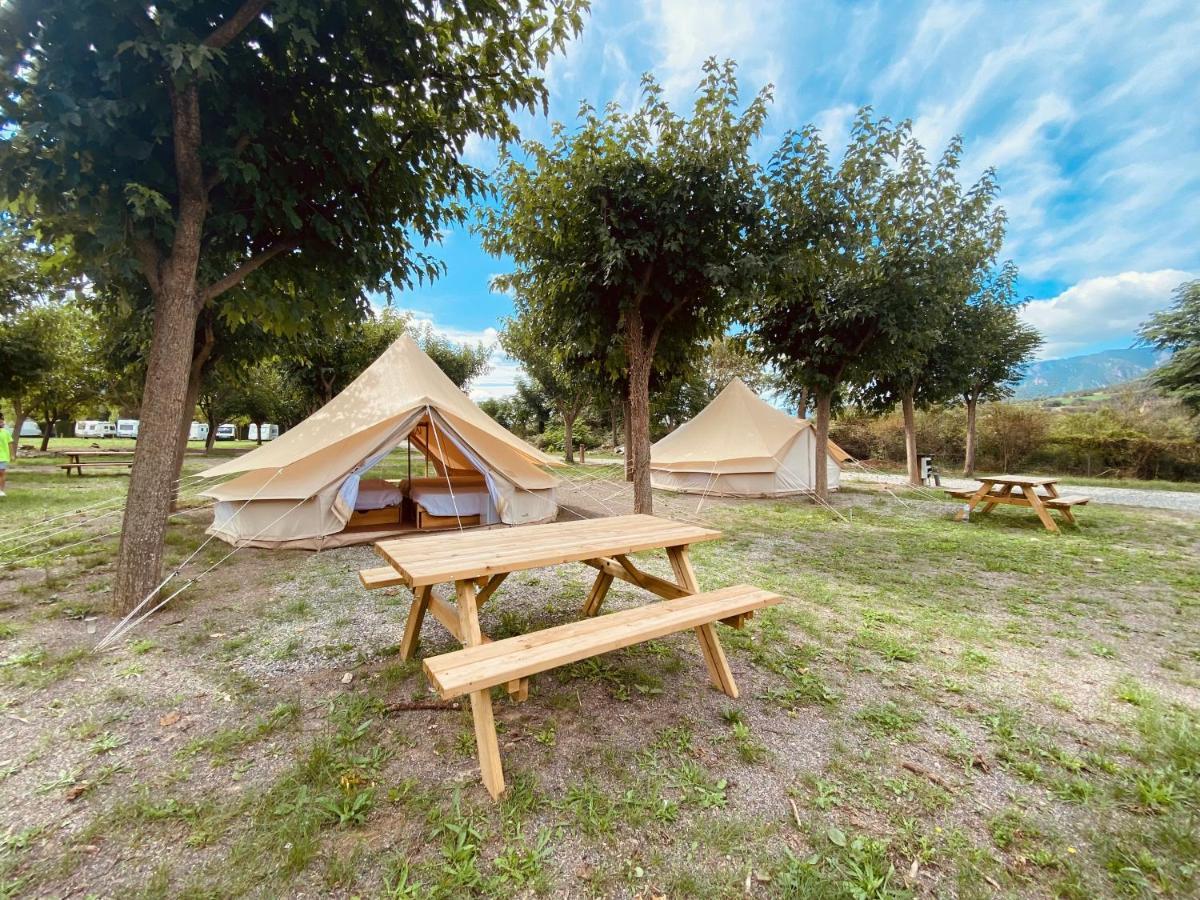 Camping Oliana 외부 사진