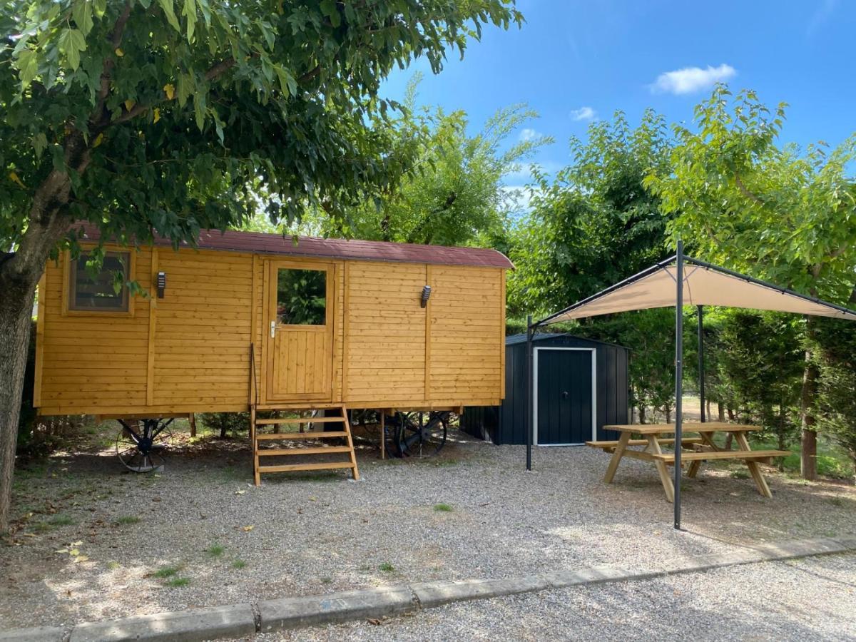 Camping Oliana 외부 사진
