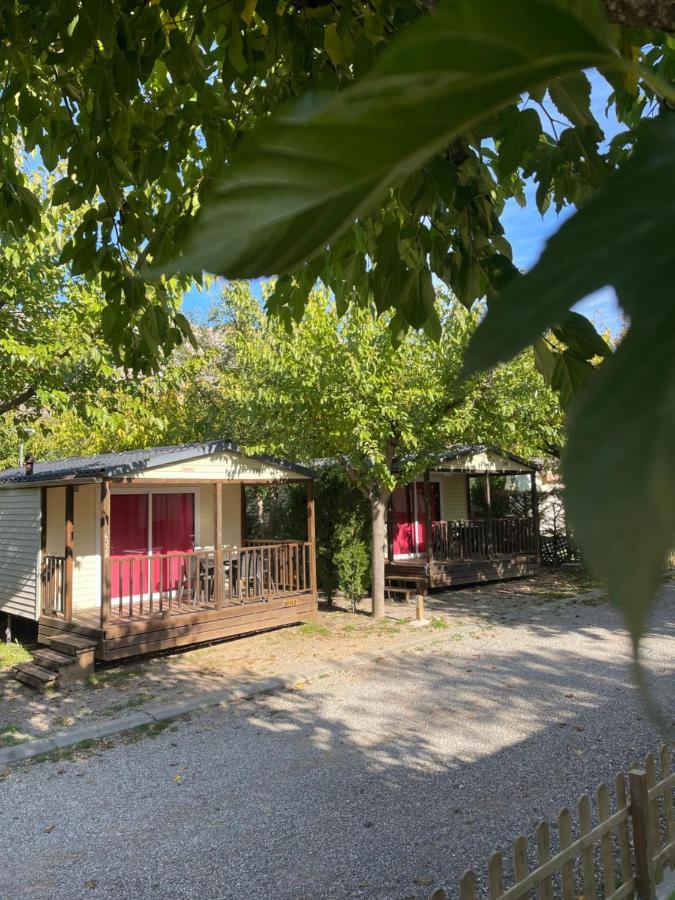 Camping Oliana 외부 사진