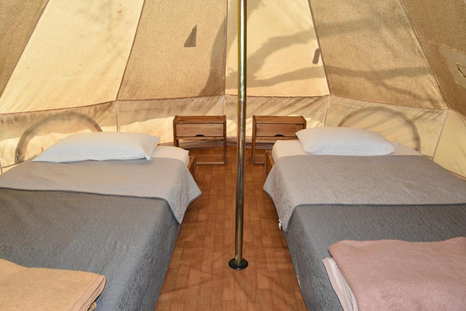 Camping Oliana 호텔 외부 사진