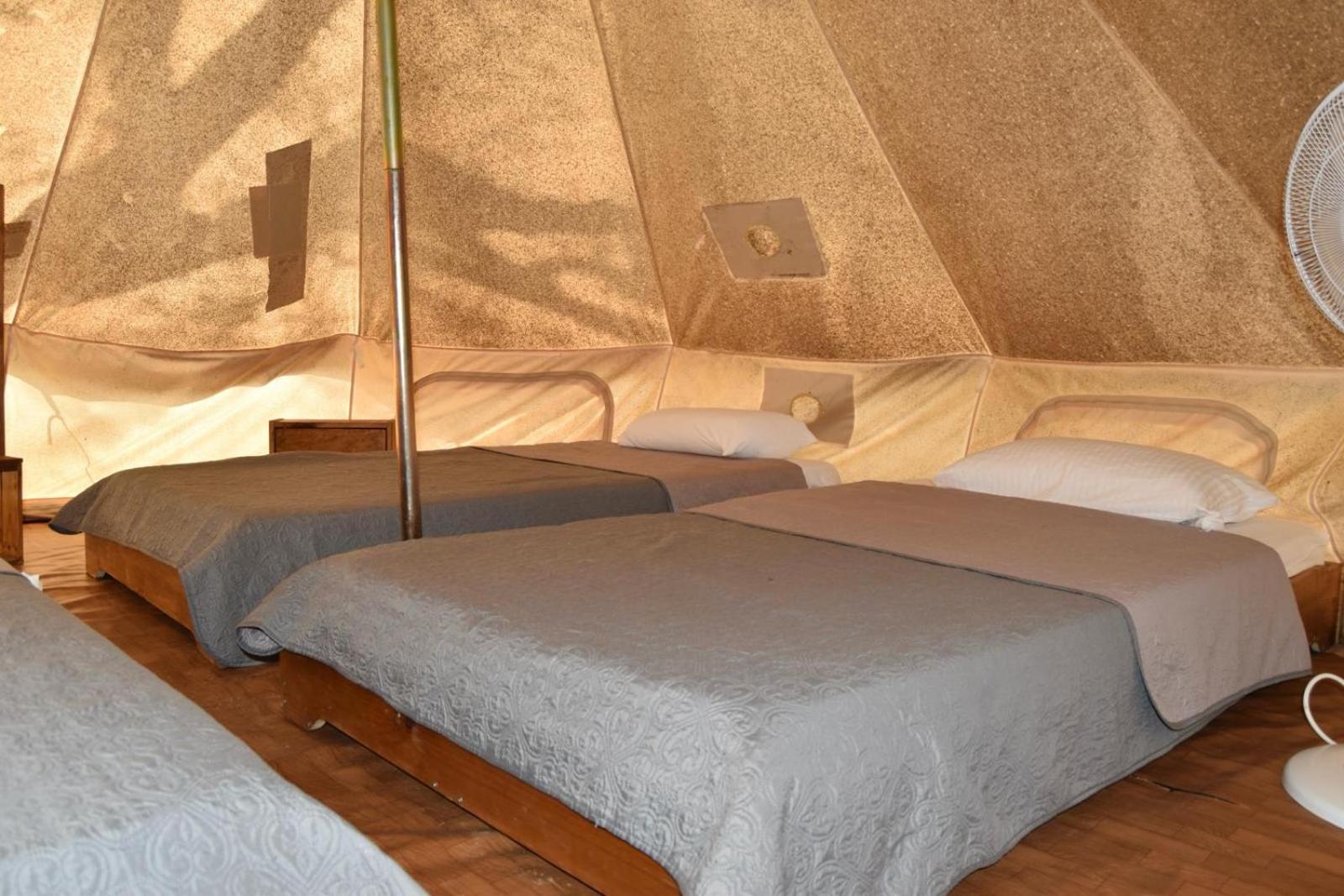 Camping Oliana 외부 사진