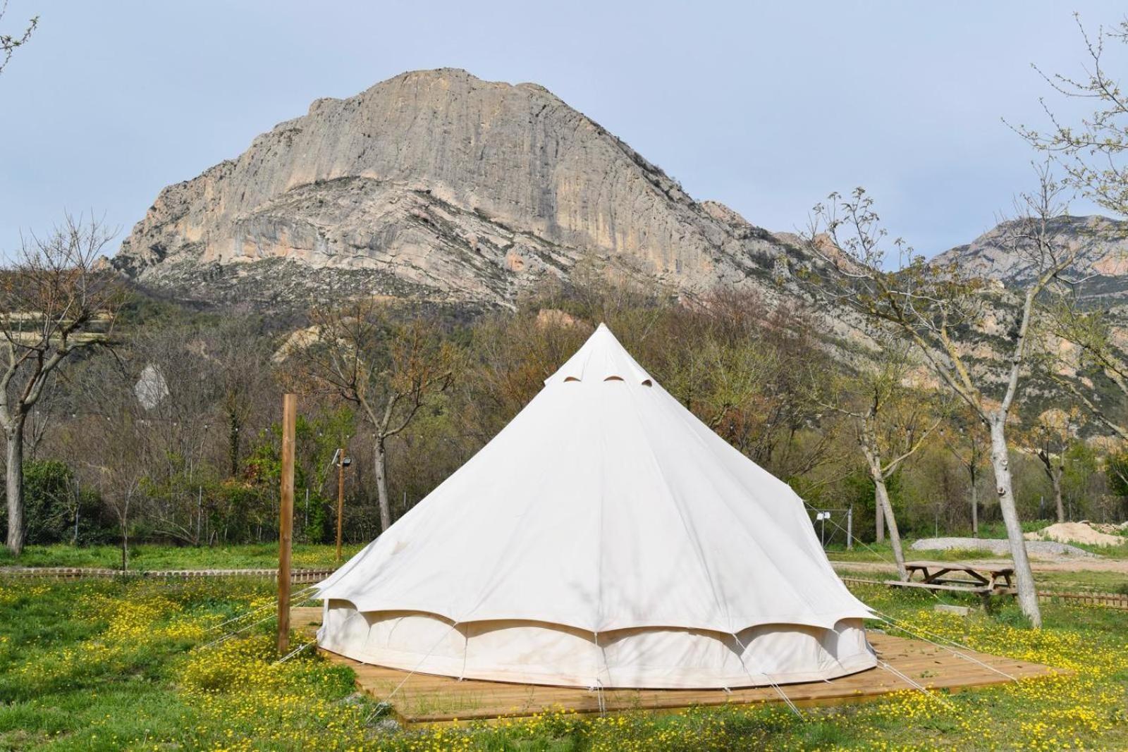 Camping Oliana 외부 사진